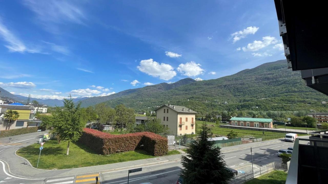 Appartamento La Baita Case Sondrio Fiume - Affitti Brevi Italia Esterno foto